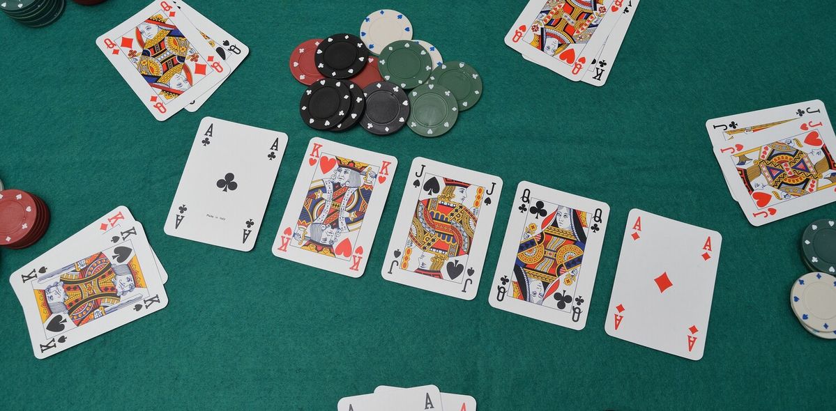99 Slot Casino کیسینو میں پوکر گیمز